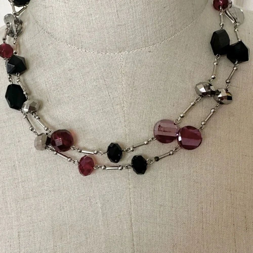 WHITE HOUSE BLACK MARKET silver tone chain with beads in black, silver, red and